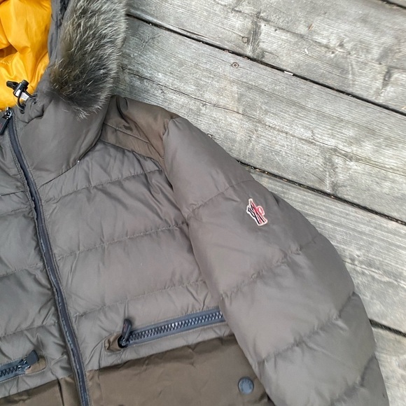 Moncler Grenoble Remarde Down Coat Jacket Size 2 Green Olive - Picture 6 of 16
